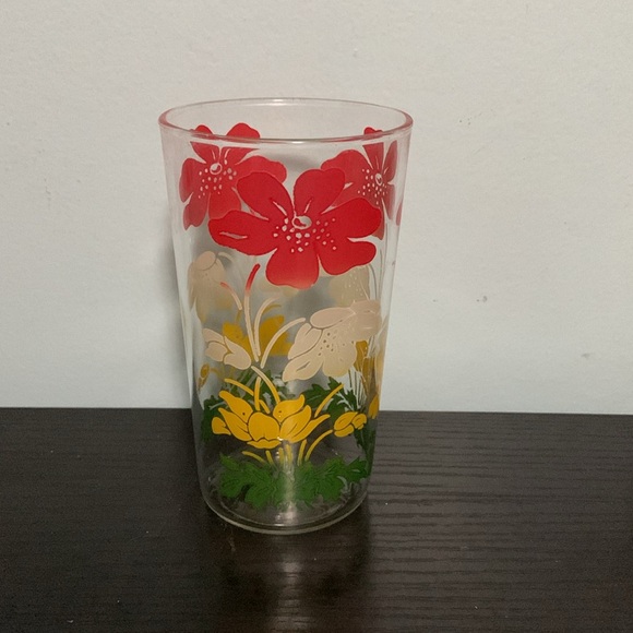 Vintage Glass Cups with Flower Design - Picture 2 of 5